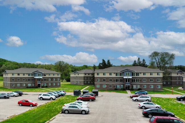 Building Photo - The Quarters