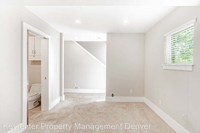 Building Photo - 2 br, 3 bath House - 1869 Vine St