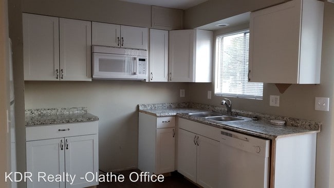 Foto del edificio - 9437-9443 Nieman Rd