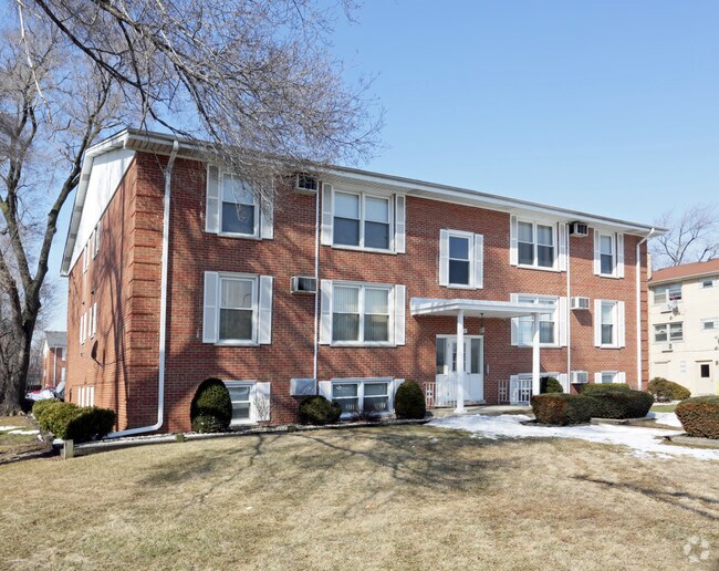 Building Photo - 1062 S York Rd