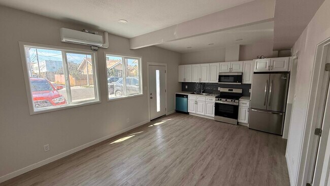 Cocina - 505 Rose Ave