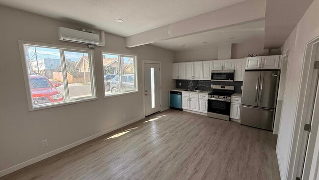 Kitchen - 505 Rose Ave