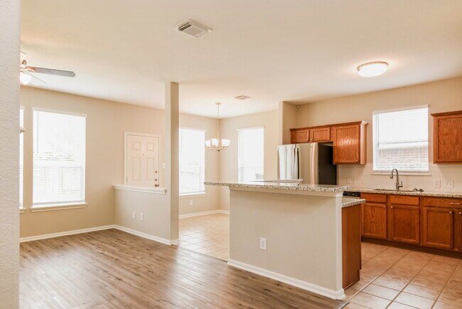 Foto del edificio - 11305 Shoal Creek Dr