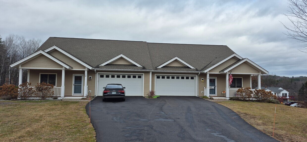 Foto principal - 61 Laconia Rd