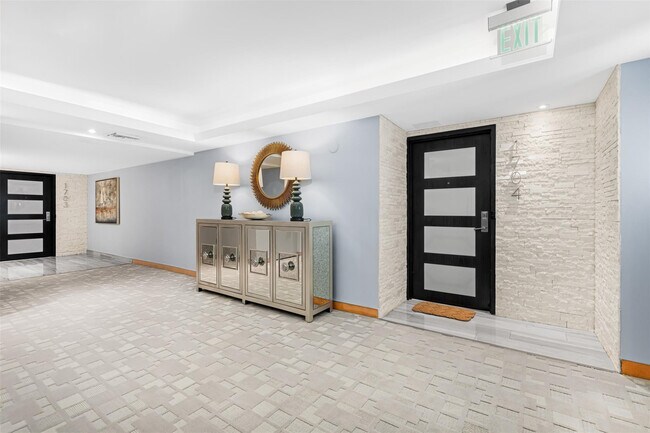 Foto del edificio - 777 Bayshore Dr