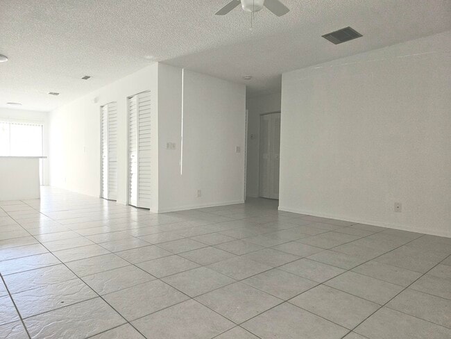 Foto del edificio - 4635 Orleans A Ct