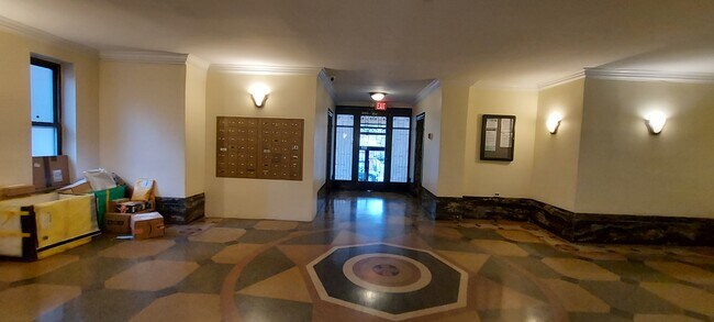 Building Photo - 333 Fairmount Ave