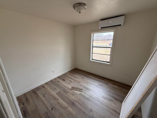 Foto del edificio - 2806 E 30th St