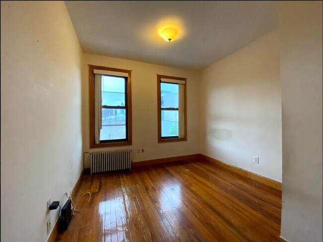 Building Photo - 31-16 36th Avenue