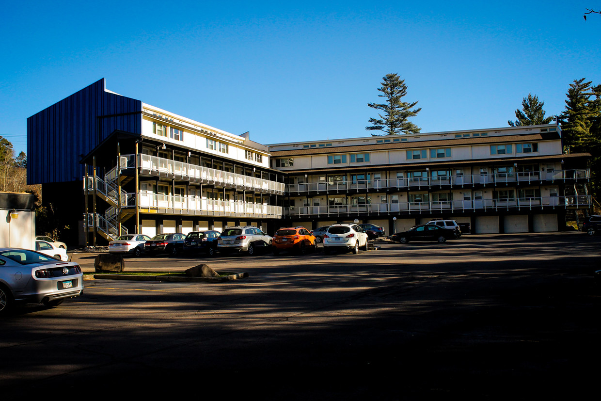 Chester Crove - Chester Grove Apartments