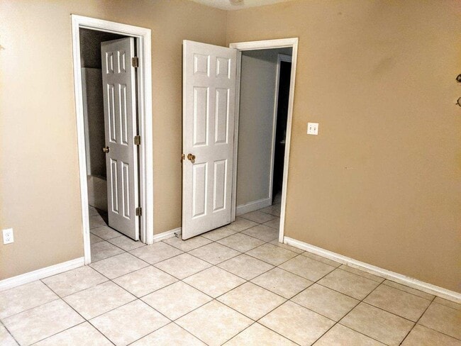 Building Photo - 14018 Contemporary Ln