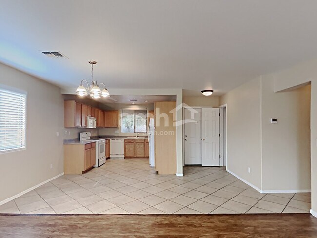 Building Photo - 3711 W Carson Road