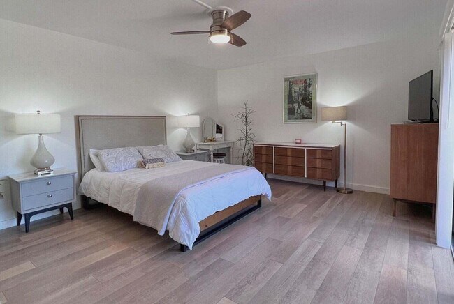 Foto del edificio - 3187 Gardens East Dr