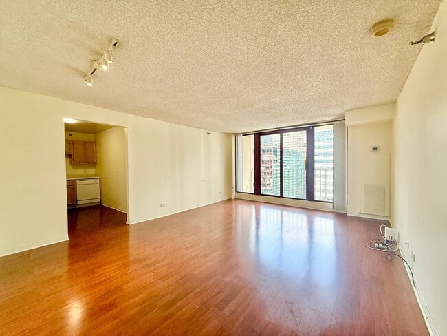 Building Photo - 200 N Dearborn St
