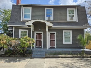 Building Photo - 818 Ogden St