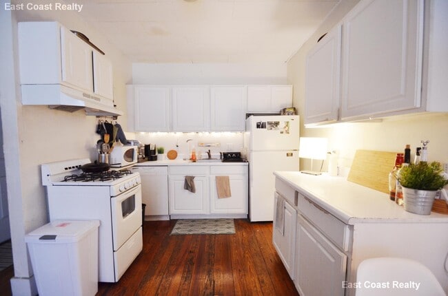 Building Photo - 32 Edgerly Rd