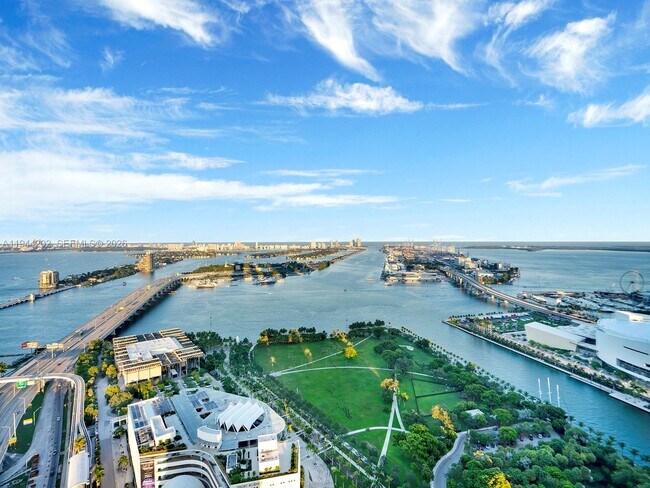 Foto del edificio - 1100 Biscayne Blvd