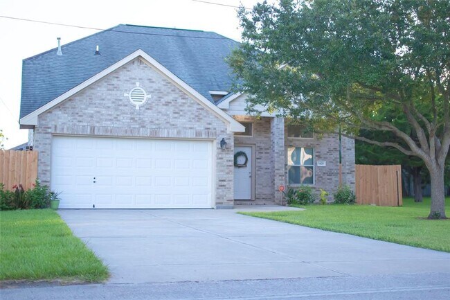 Building Photo - 1428 Kipp Ave