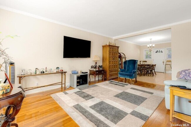 Building Photo - 64-52 Alderton St