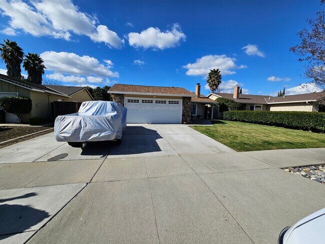 Foto del edificio - 119 Houlton Ct