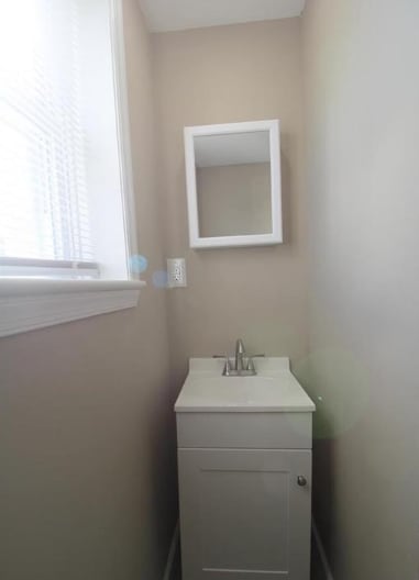 Primary Photo - 402 N 64th St