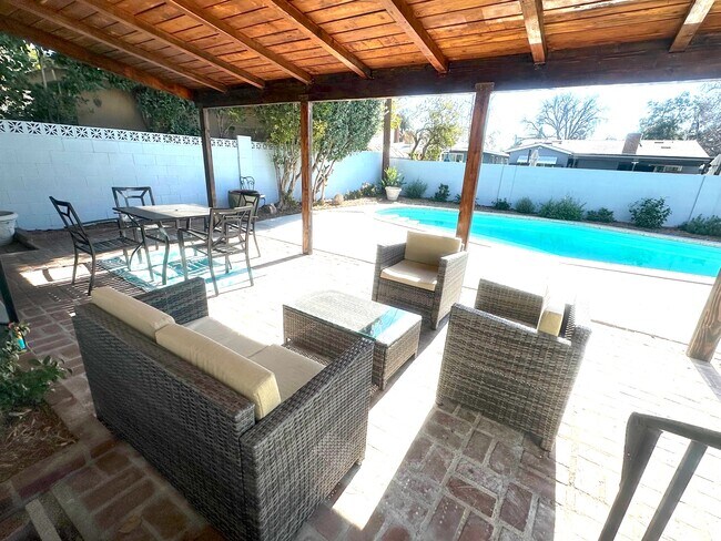 Foto del edificio - 15732 Covello St