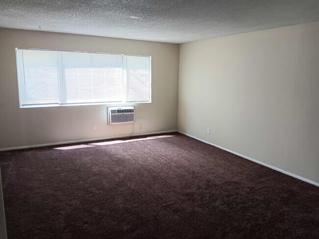 Foto del edificio - 508 E Cypress St