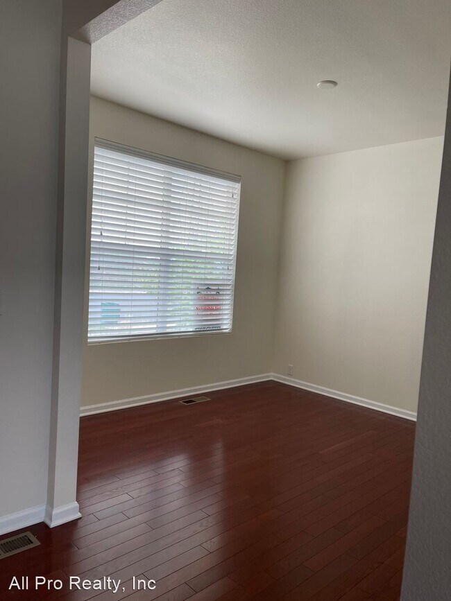 Building Photo - 5 br, 3 bath House - 6300 S Ider St