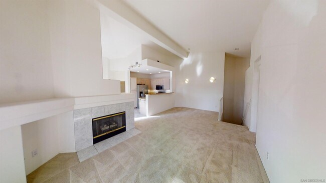 Foto del edificio - 5580 Renaissance Ave