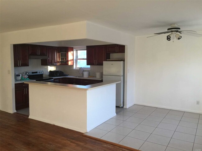 Foto del edificio - 25-69-69 125th St