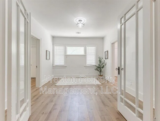 Foto del edificio - 1132 NE 17th St