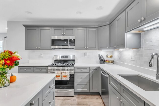 Foto del edificio - 559 Springfield St