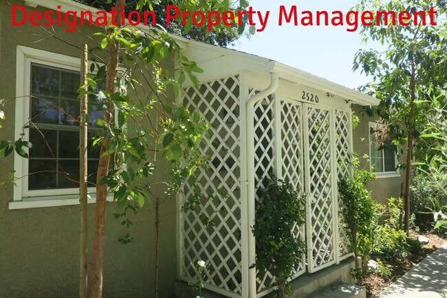 Building Photo - 1 BR Verdugo Woodlands, Private 1 car garage.