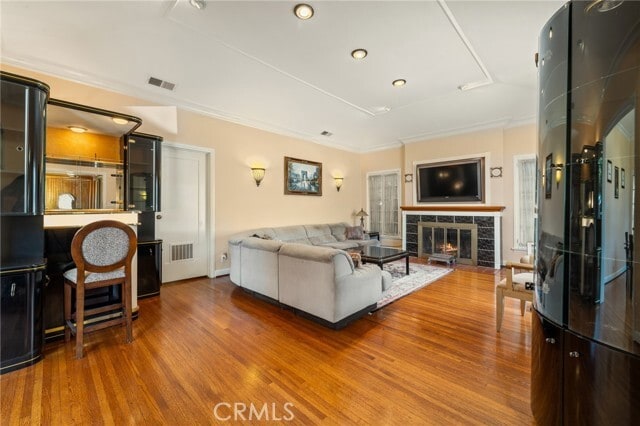 Building Photo - 233 S Swall Dr