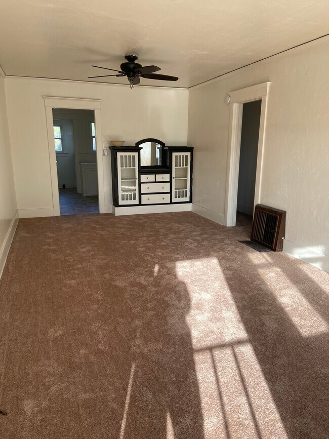 Foto del edificio - 263 Grand Ave