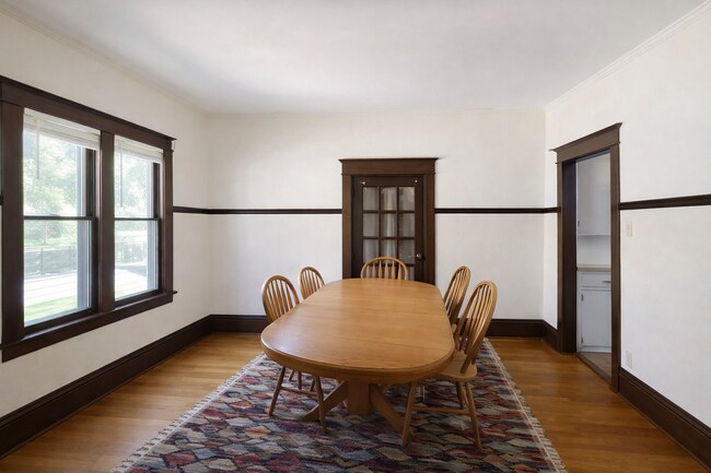 Foto del edificio - 1872 Marshall Ave