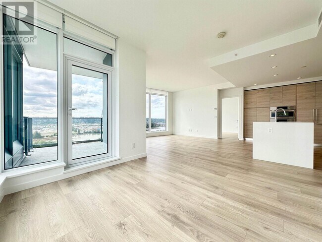 Building Photo - 660-1660 Quayside Dr