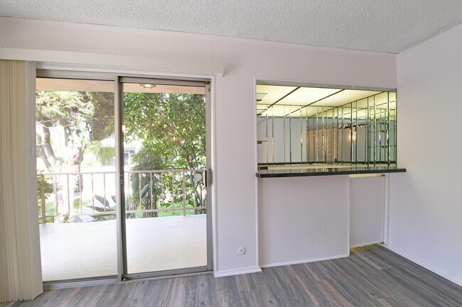Balcony - 10302 Ilona Ave