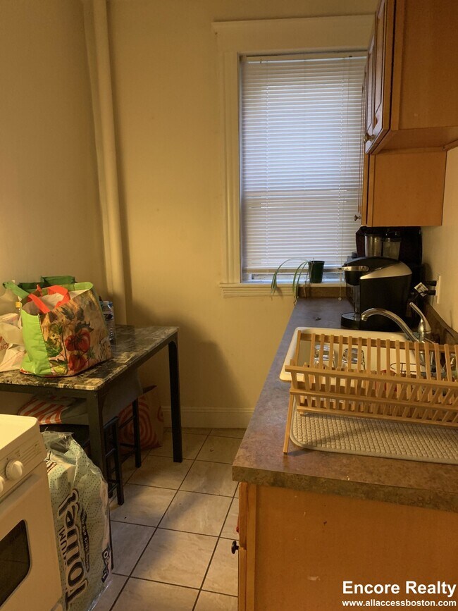 Building Photo - 55 Park Dr