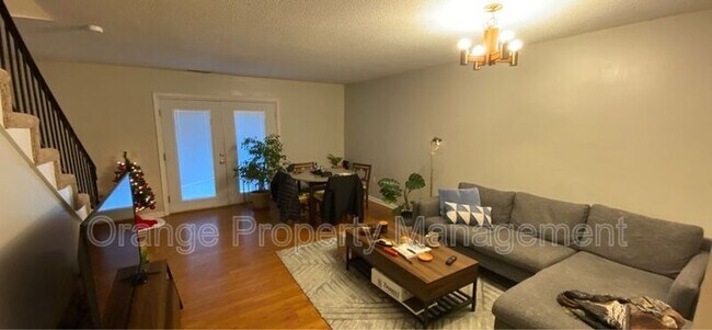 Foto del edificio - 1108 Tiger Blvd