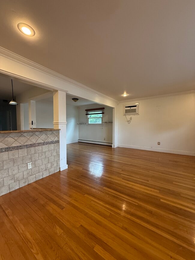 Building Photo - 3 N Hampton Gate