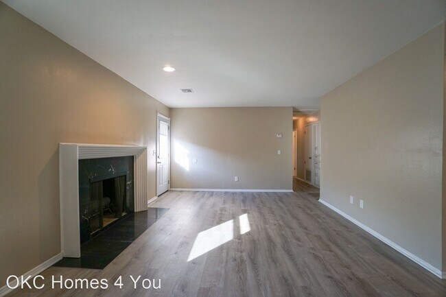 Building Photo - 3513 Willow Springs Dr