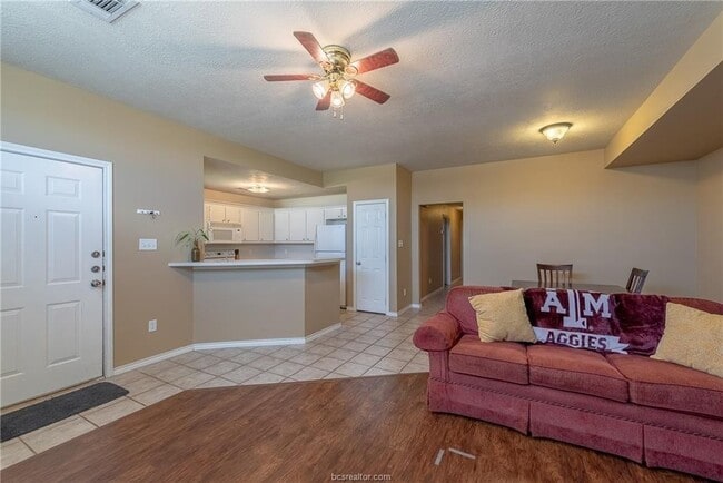 Building Photo - 1433 Western Oaks Ct