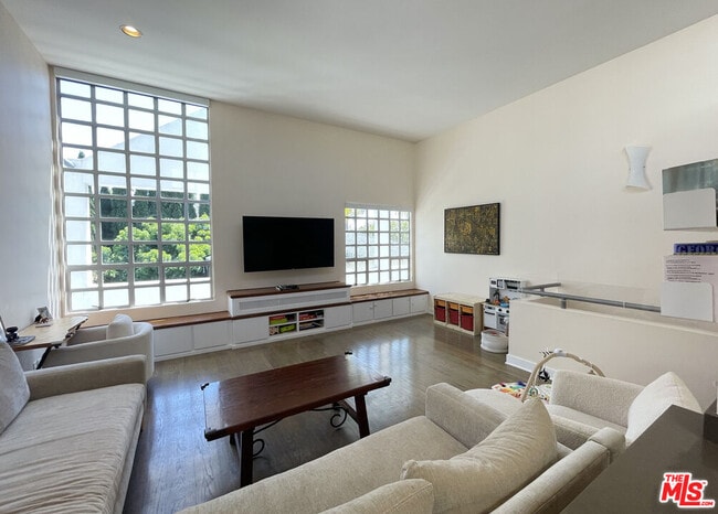 Building Photo - 2336 28th St