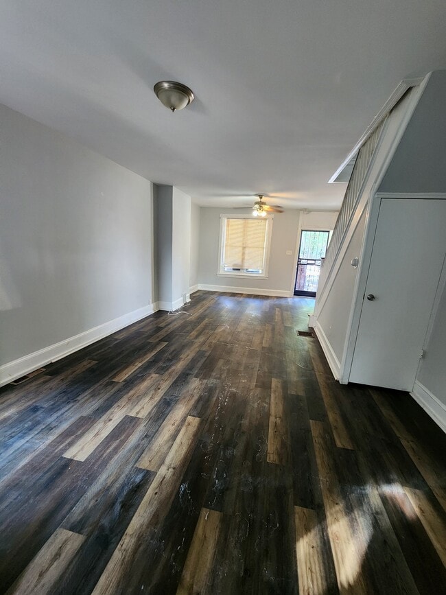 Building Photo - 815 E Tulpehocken St