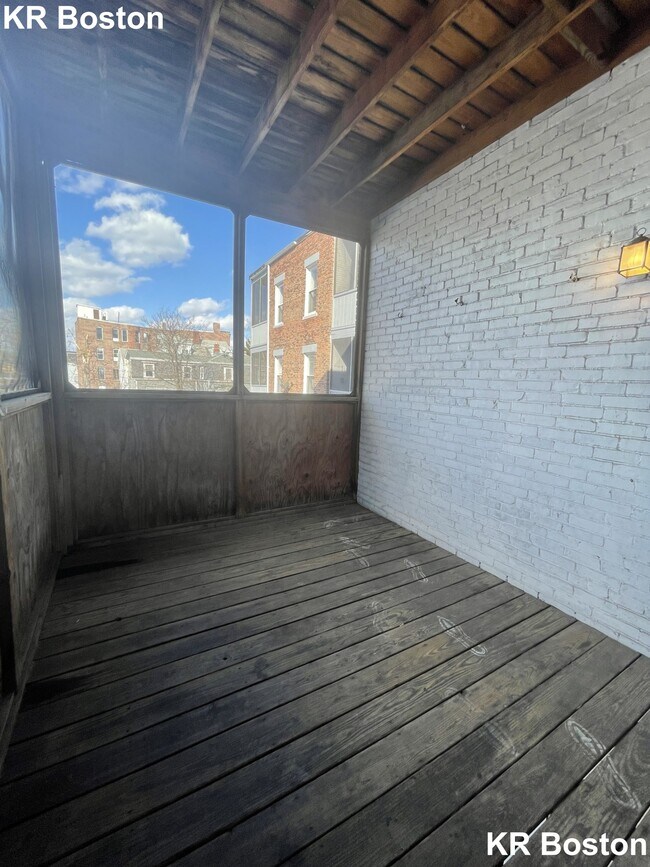 Foto del edificio - 9 Farrington Ave