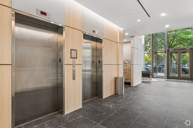 Lobby - Elevators - Botanic Heights