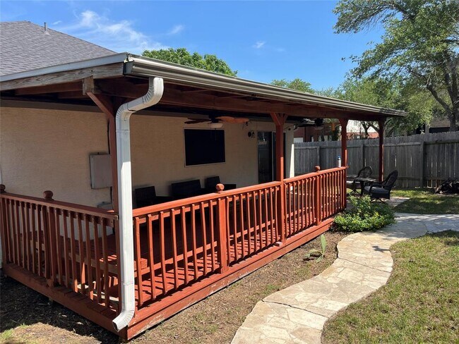 Foto del edificio - 17737 Kessler Dr