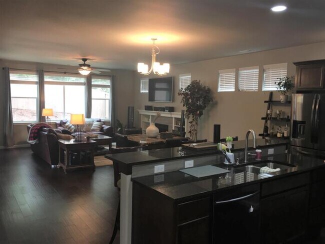 Foto del edificio - 2172 SW Nautical St