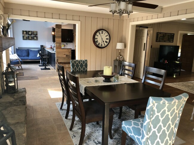 Building Photo - 8412 Oxford Woods Ct